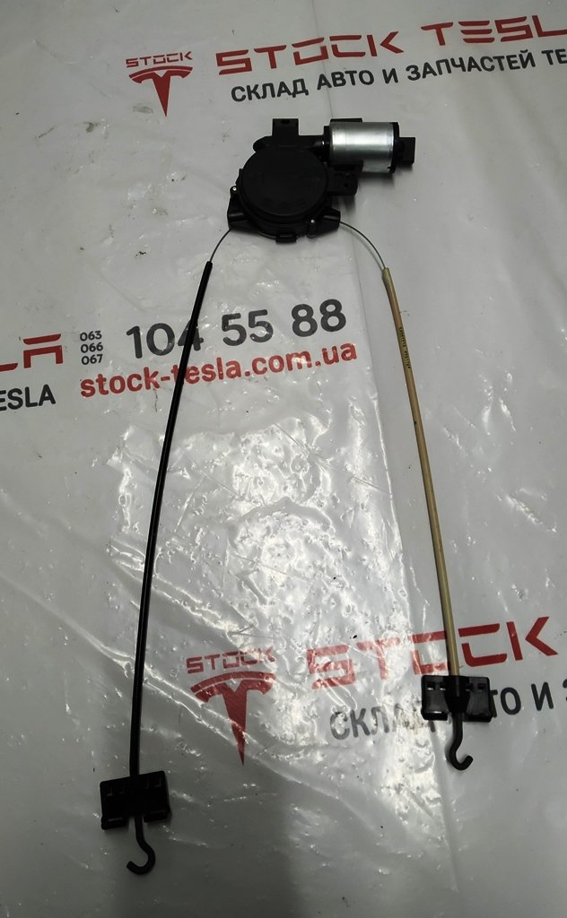 1 Electric motor for vertical adjustment (height) of the Tesla model S